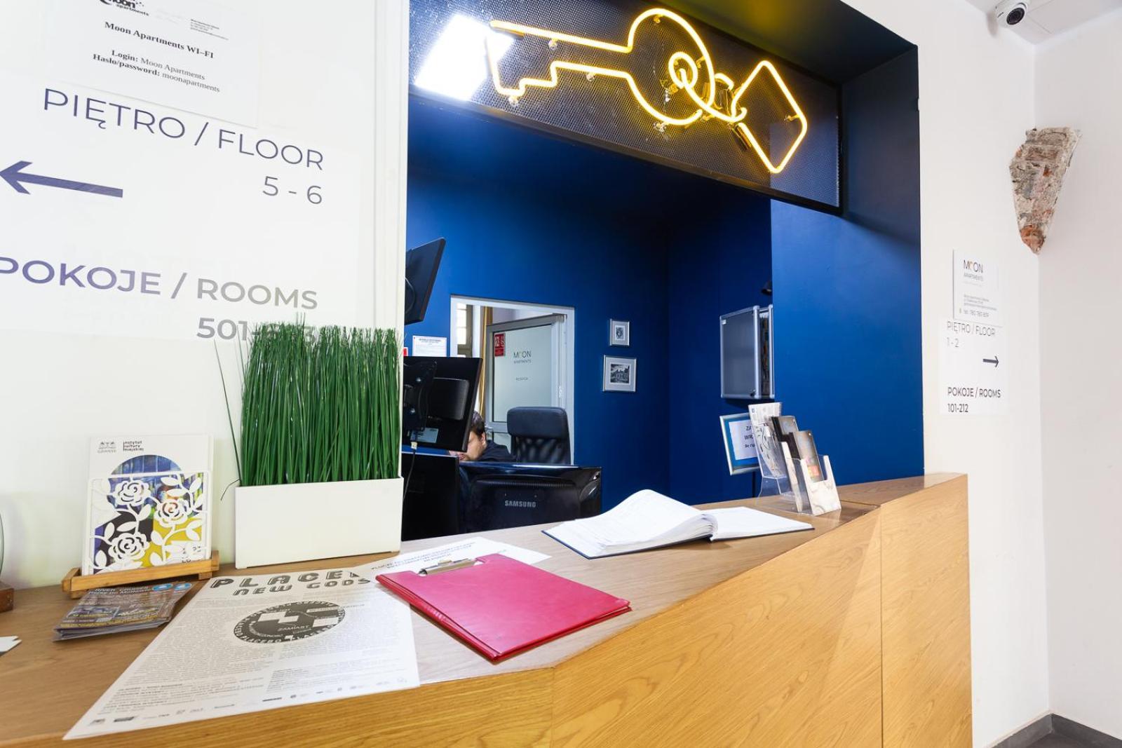 Moon Aparthotel